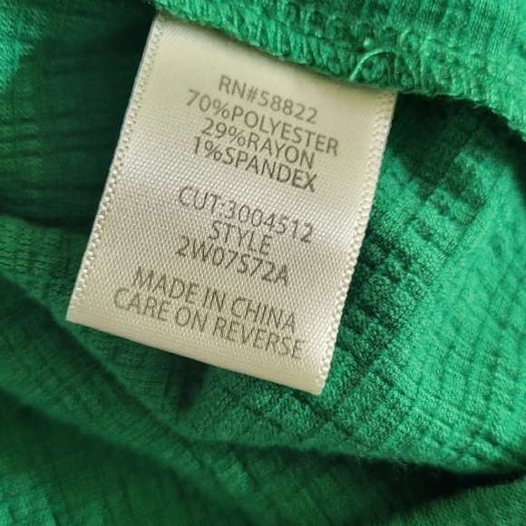 Max Studio Tied Cold Shoulder Textured Top Size 2X - Picture 8 of 8